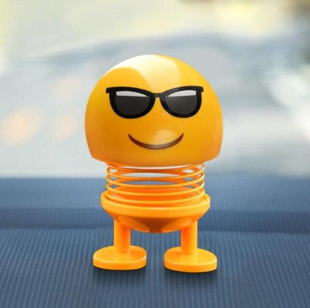 New Car Ornaments Smiley Shaking Head Dolls Cute Cartoon Funny Emoji Wobble Head Robot Lovely Car Dashboard Decor Auto