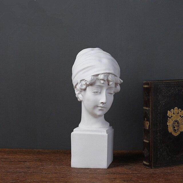 Mini Gypsum Bust English Girl Half-Length Photo Or Portrait Statue Colophony Crafts Collectible Home Decorations L1597