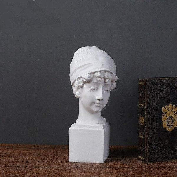 Mini Gypsum Bust English Girl Half-Length Photo Or Portrait Statue Colophony Crafts Collectible Home Decorations L1597