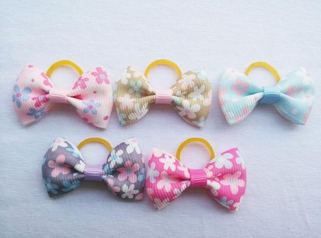 (100 pieces/lot) Cute Ribbon Pet Grooming Accessories Handmade Small Dog Cat Hair Bows With Elastic Rubber Band 121 Colors